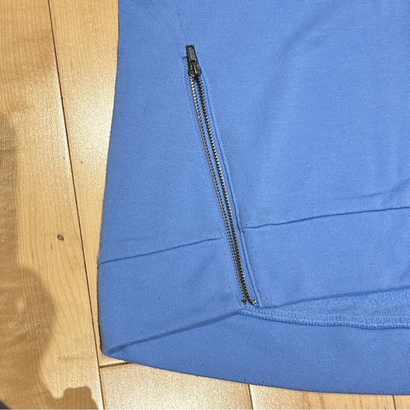 Banana republic blue sweatshirt with zip designs size-XS - Picture 5 of 5